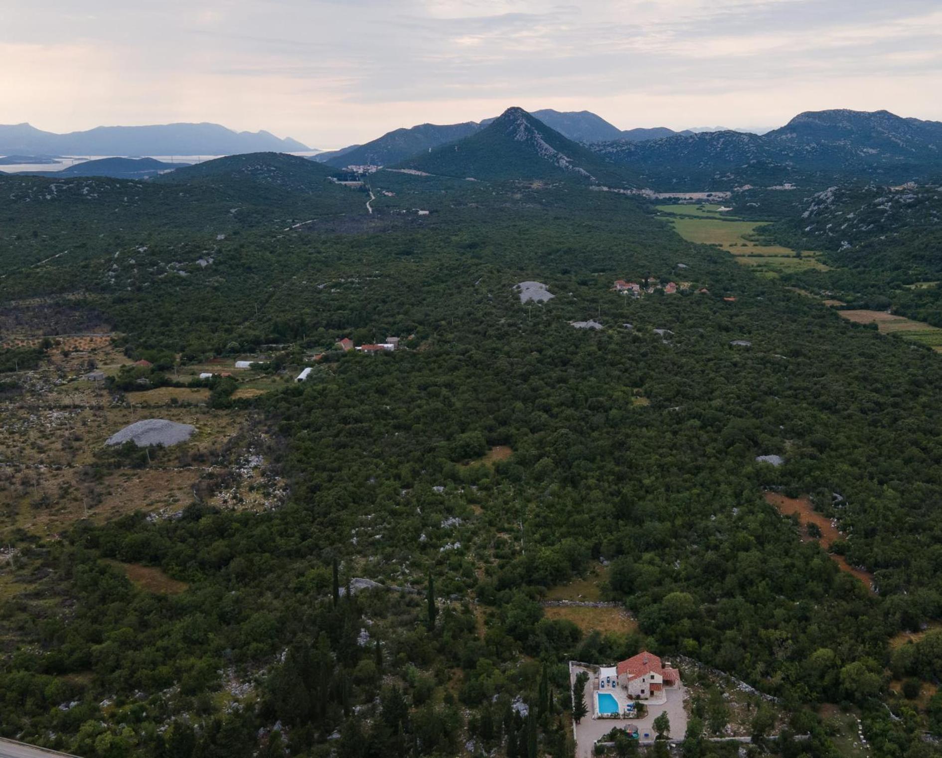 Villa Ilir 内乌姆 外观 照片